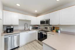 2BR Sedona Escape with Workspace & Pool Access