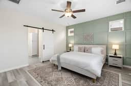 Stylish Revival Retreat - Hot tub & Fire pit