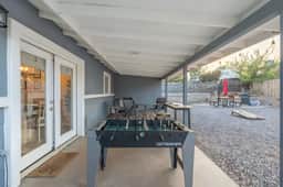 Game-Filled Haven: Spacious Cottonwood Retreat