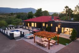 Outdoor Oasis with Views! - 3BR, Pool, Hot tub, Grill - Image 5
