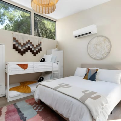 Cactus Casita: Prime Location, Walk to Trails