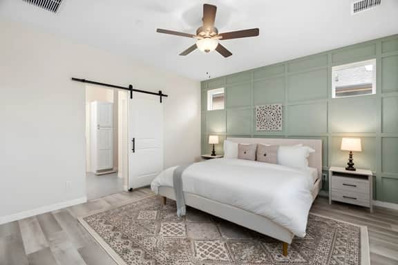 Stylish Revival Retreat - Hot tub & Fire pit