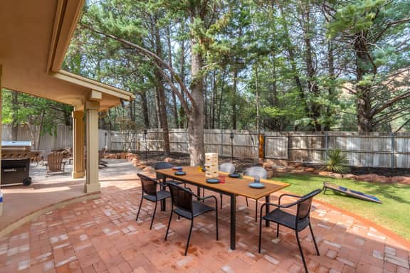 Yavapai Trail Haven: Views, Hot Tub & Games!