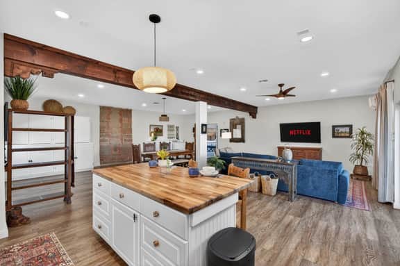 Hidden Hill Casita in Dewey w/ Hot Tub & Views