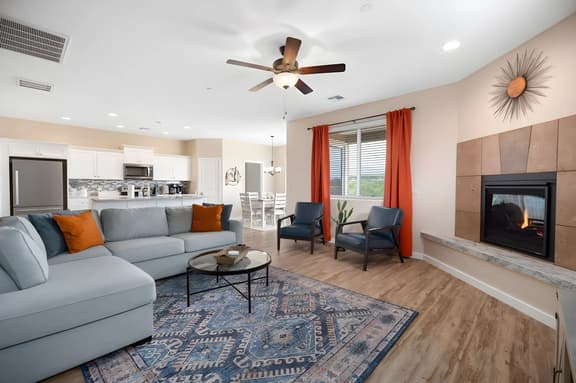 Stargazing Views + Hot Tub + Location! 3bed/3bath
