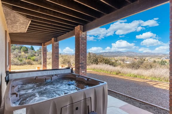 Hidden Hill Casita in Dewey w/ Hot Tub & Views
