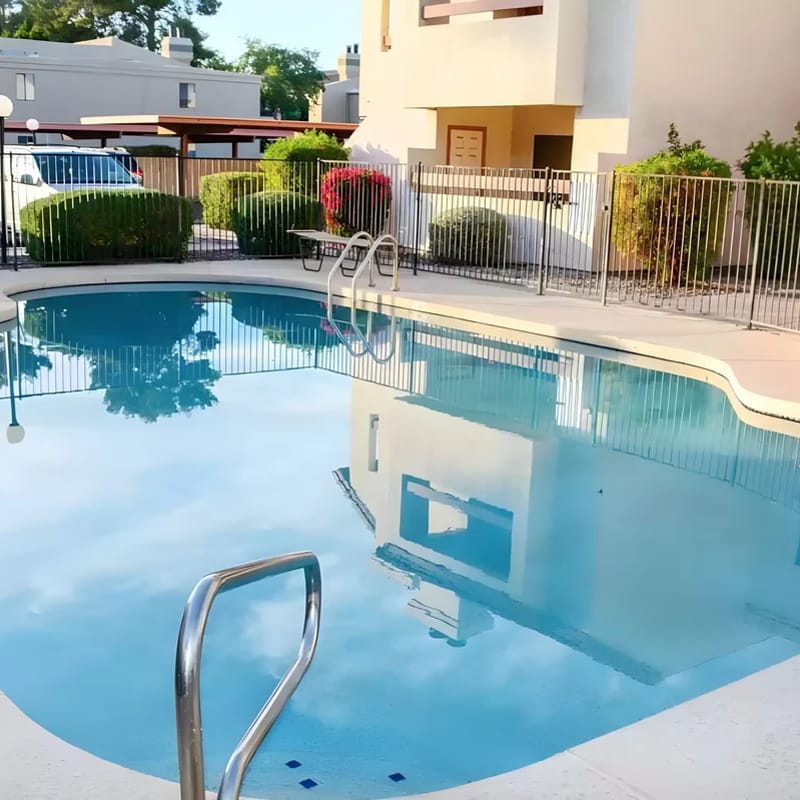 Old Town Condo Paradise ~ Pool+Hot tub ~ Location