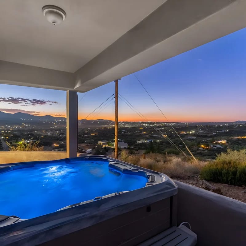 Top of the Mountain Home w/ Hot Tub, Gym & Sauna!